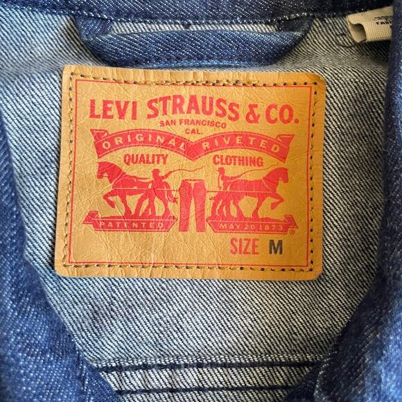 Levi's Denim Jacket, dark wash, men's size M - Picture 2 of 8